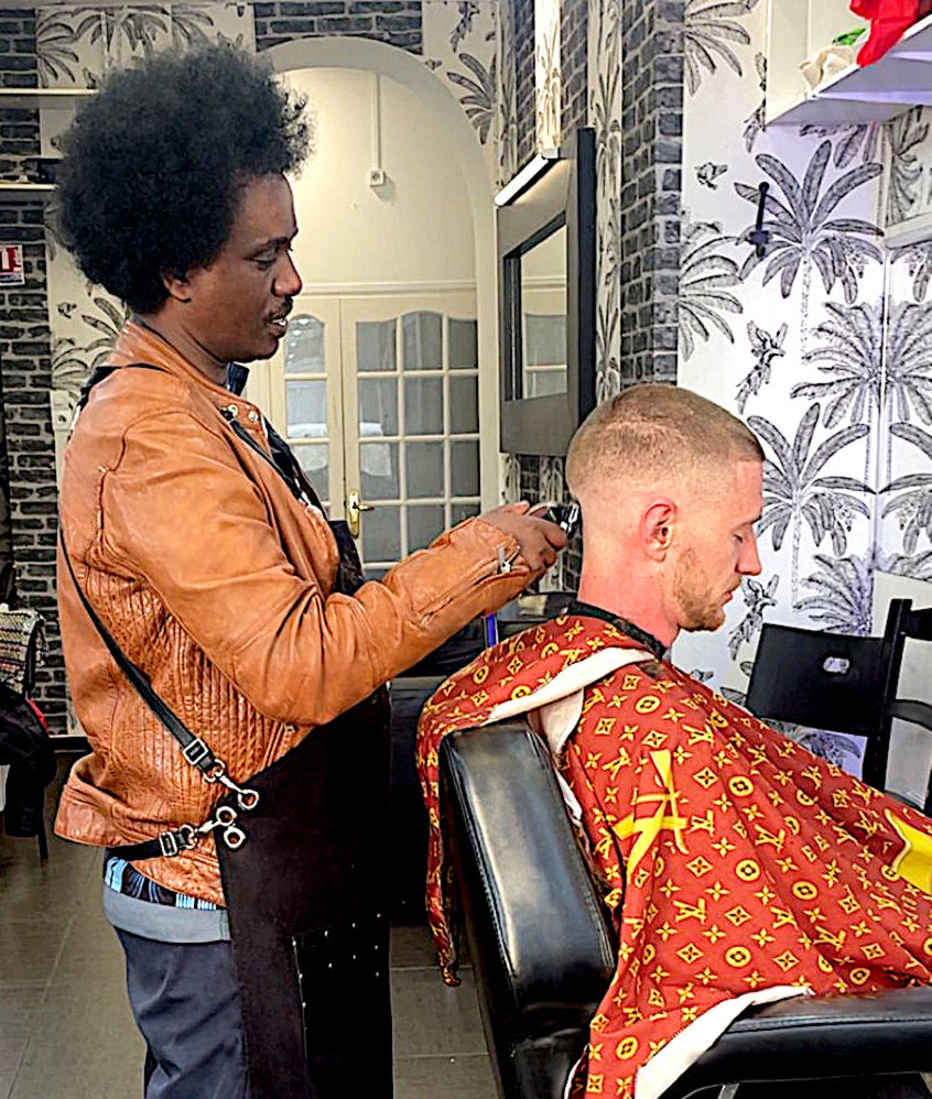 L'intérieur du salon Comptoir à Cheveux 3